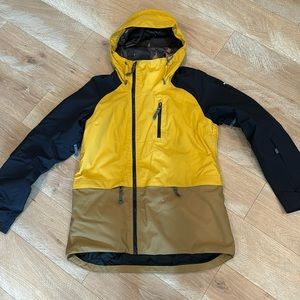 The North Face women’s ski/snowboard jacket size M